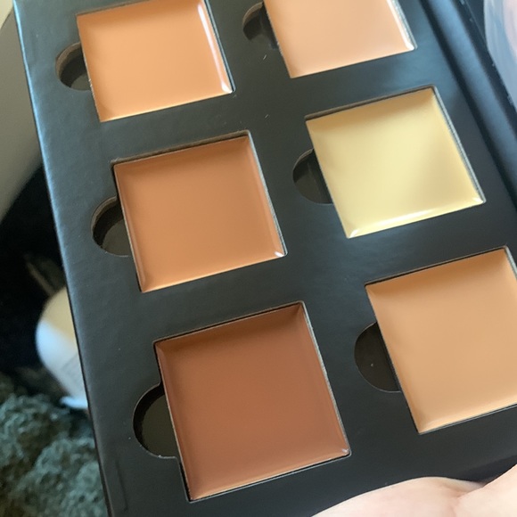 Contour cream from Aesthetica - Picture 3 of 3